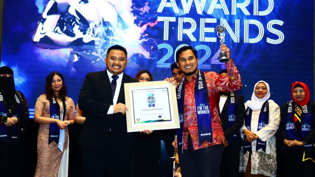 Hendra Sahputra Batubara, S.Pd., M.Pd.T Raih Penghargaan The Most Trusted Education & Educator Winner 2024